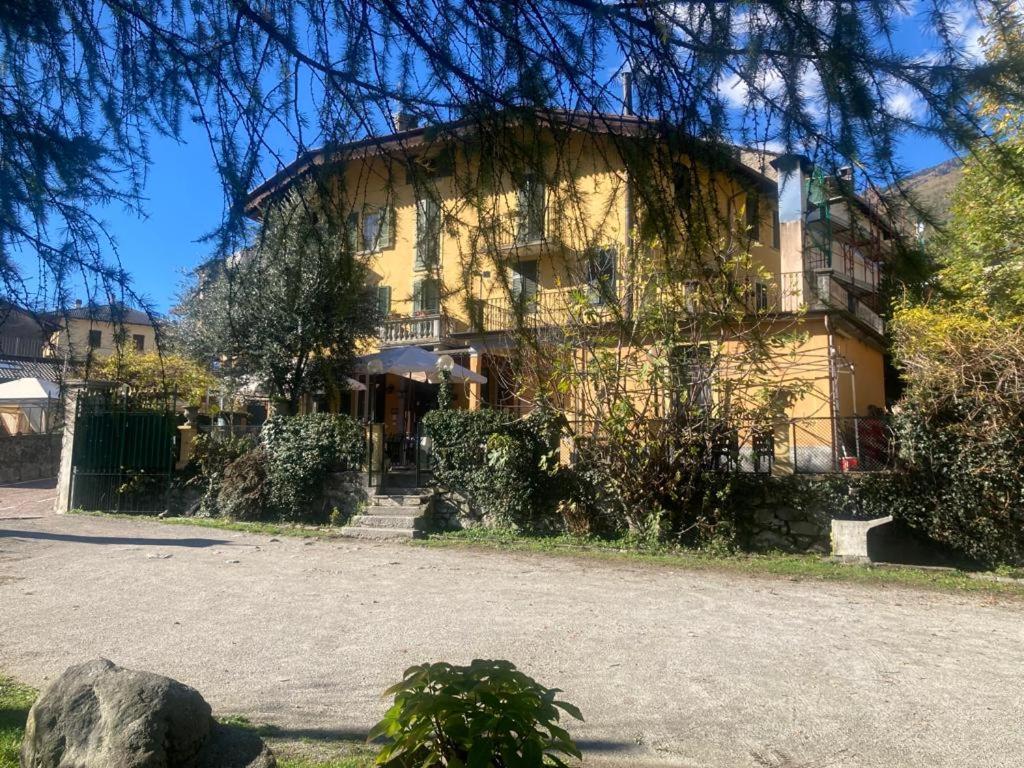 Albergo Ristorante Coppa Dazio Exteriör bild